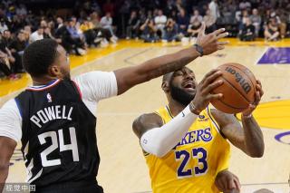 艰难赛程中 艰难赛程中