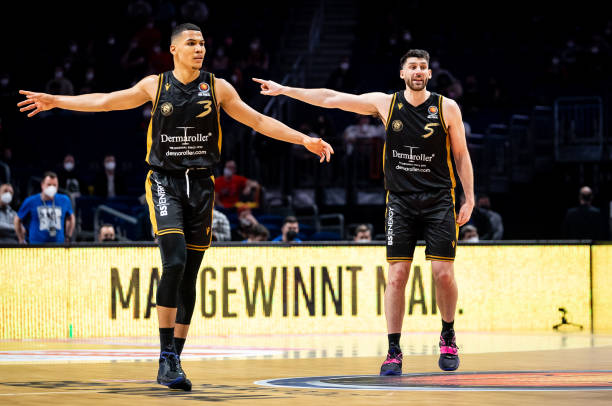 明显且重大 明显且重大