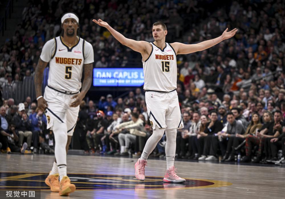 球队对她的 球队对她的